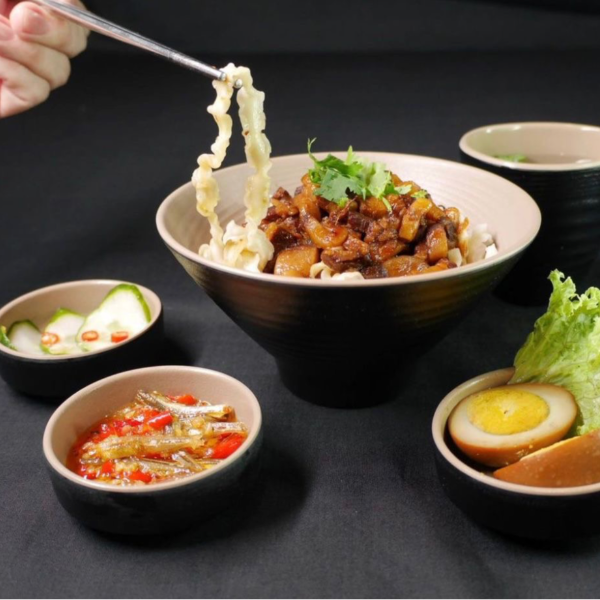 Pork Noodle Set 滷肉刀削麵套餐
